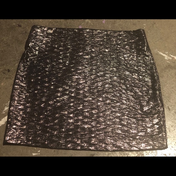 BCBG Generation metallic mini skirt NWT - Picture 4 of 8